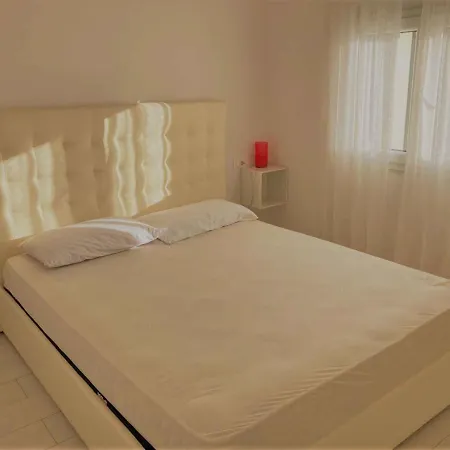 Apartment In Albarella 42379
